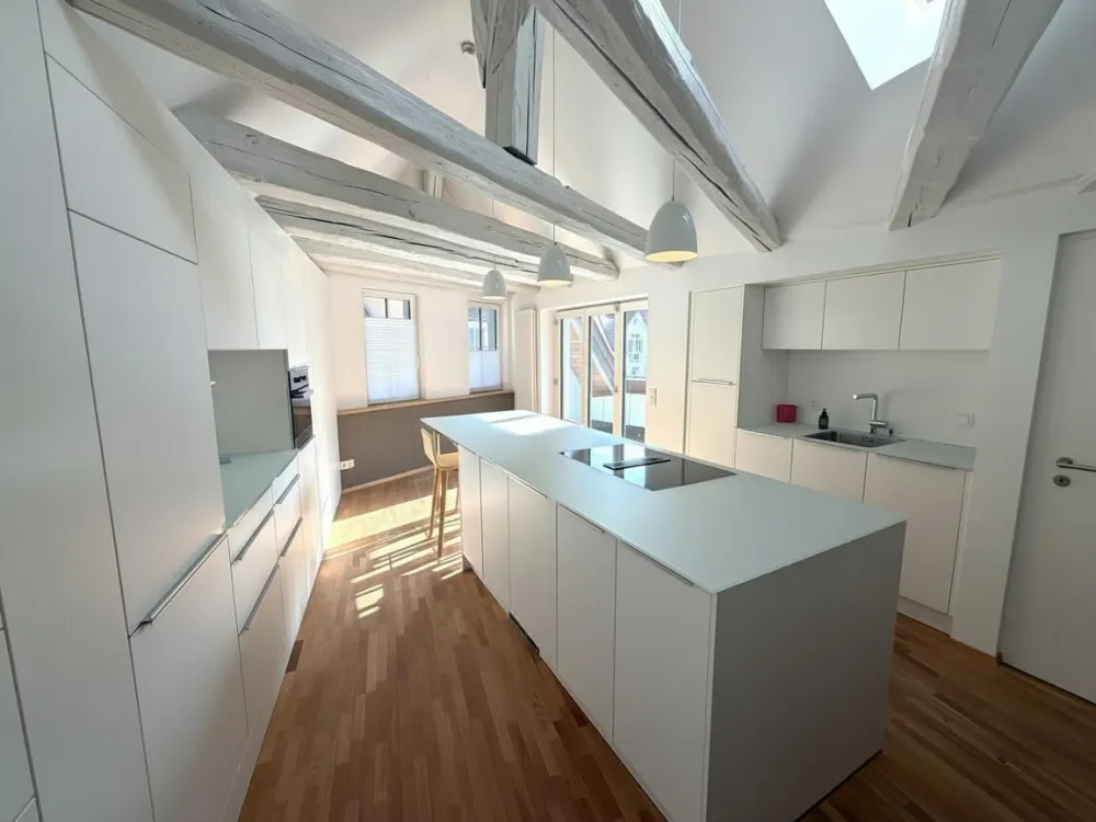 Bright Loft with Historic Charm and Comfortable Underground Parking Space