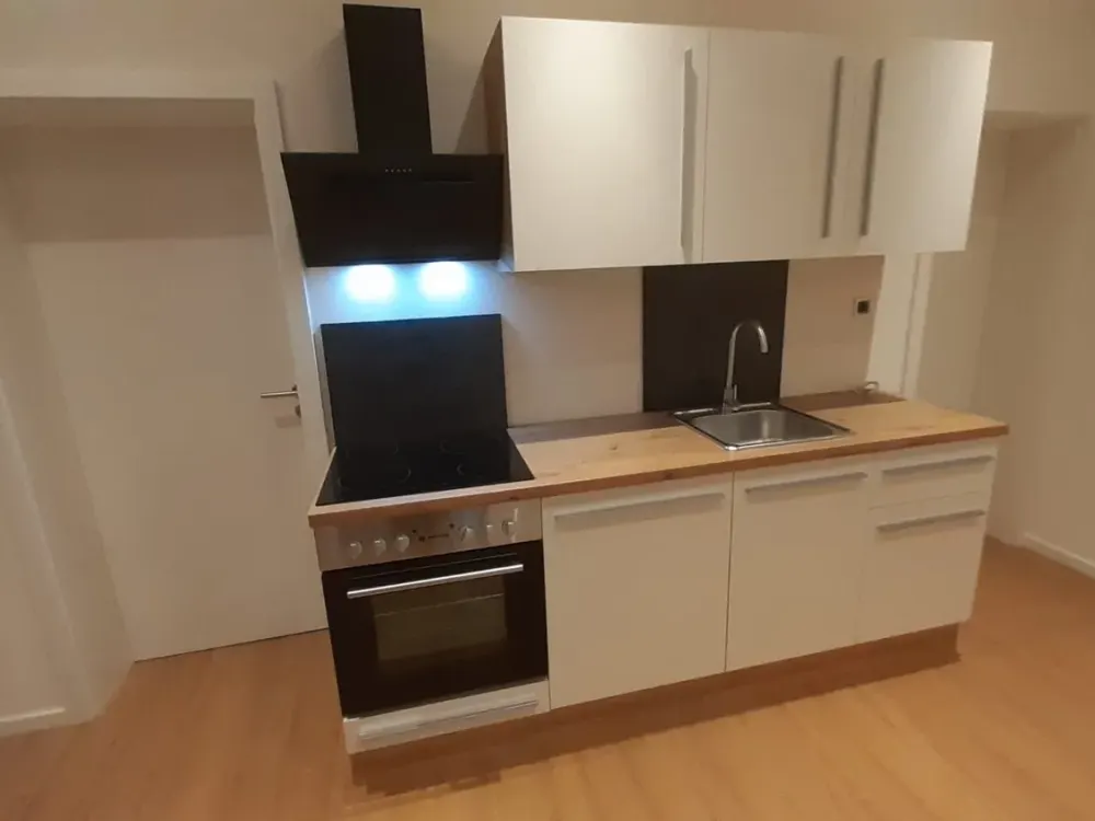 2 Zi Apartment WG geeignet Erstbezug nach Kernsanierung Einbauküche Zentral