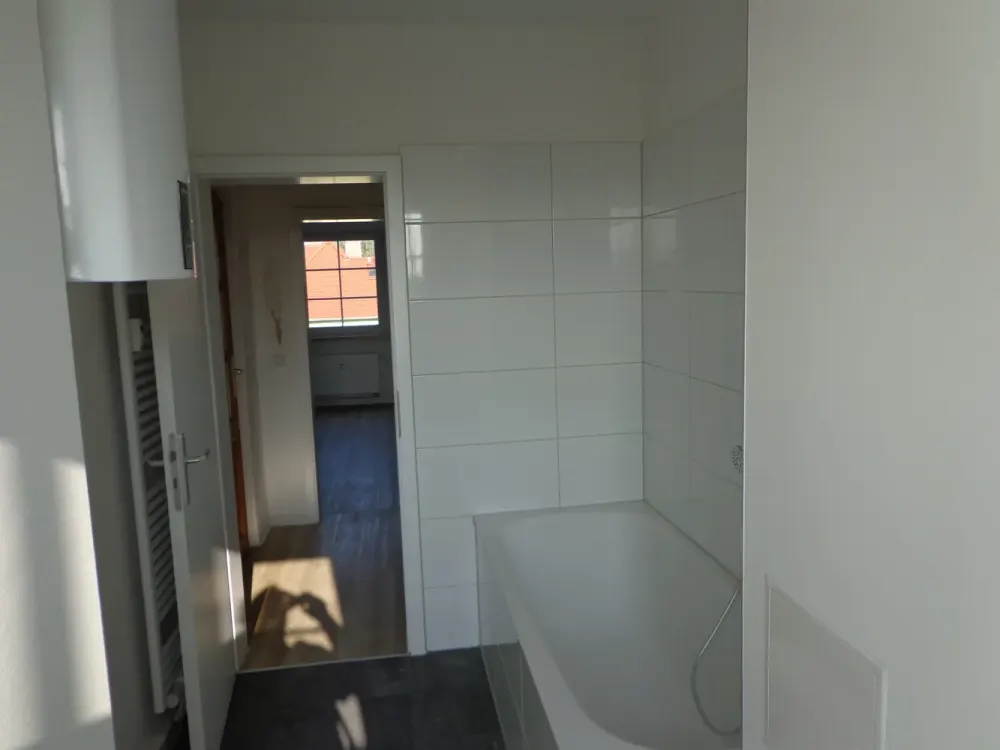 Attractive 4-Room Apartment Seeks New Tenant