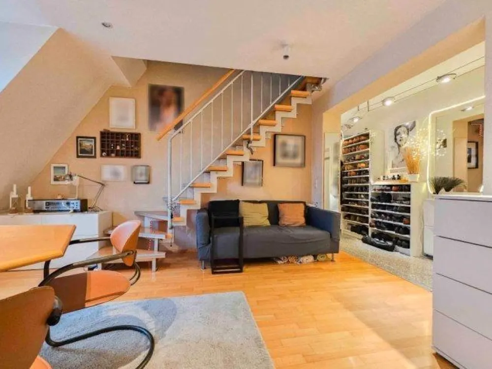 Stylish Maisonette in Bornheim: 3 Rooms, Fitted Kitchen