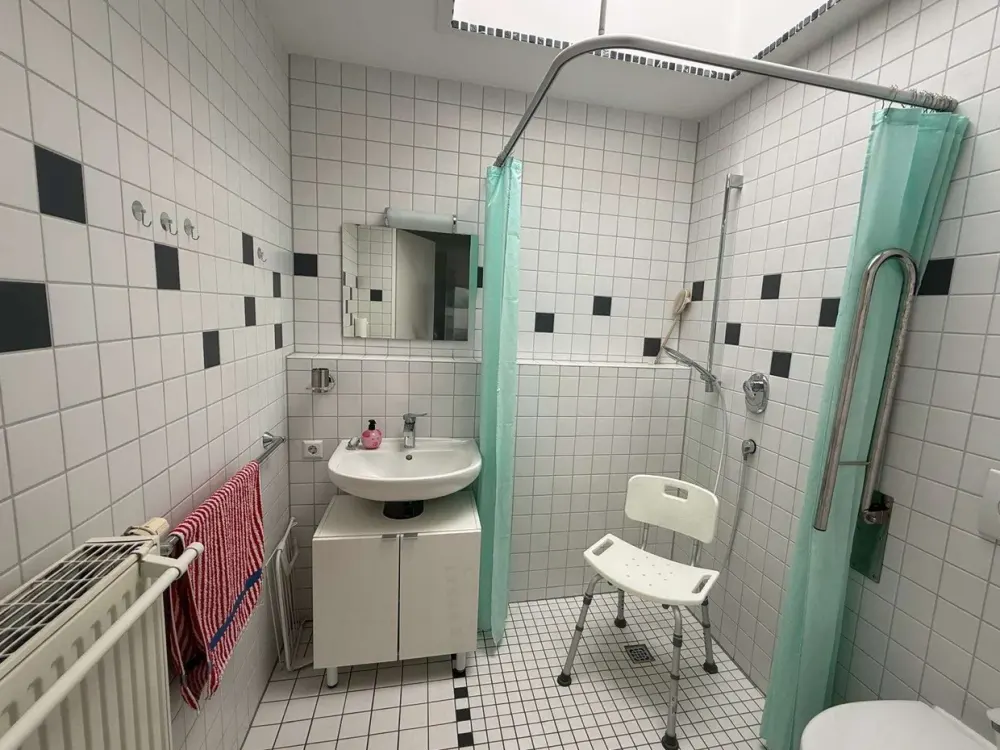 Senior Apartment in Assisted Living, 2 Rooms with Balcony, Fitted Kitchen and ASB Care