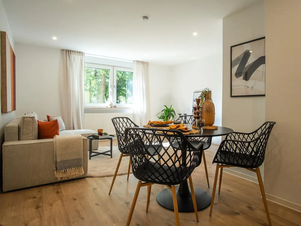 Freshly Renovated 3-Room Apartment with Balcony in Saarbrücken, No Commission