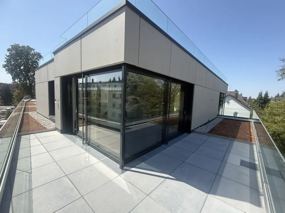Traumhafte Penthousewohnung mit fantastischem Blick über die Dächer und Gärten von Laim