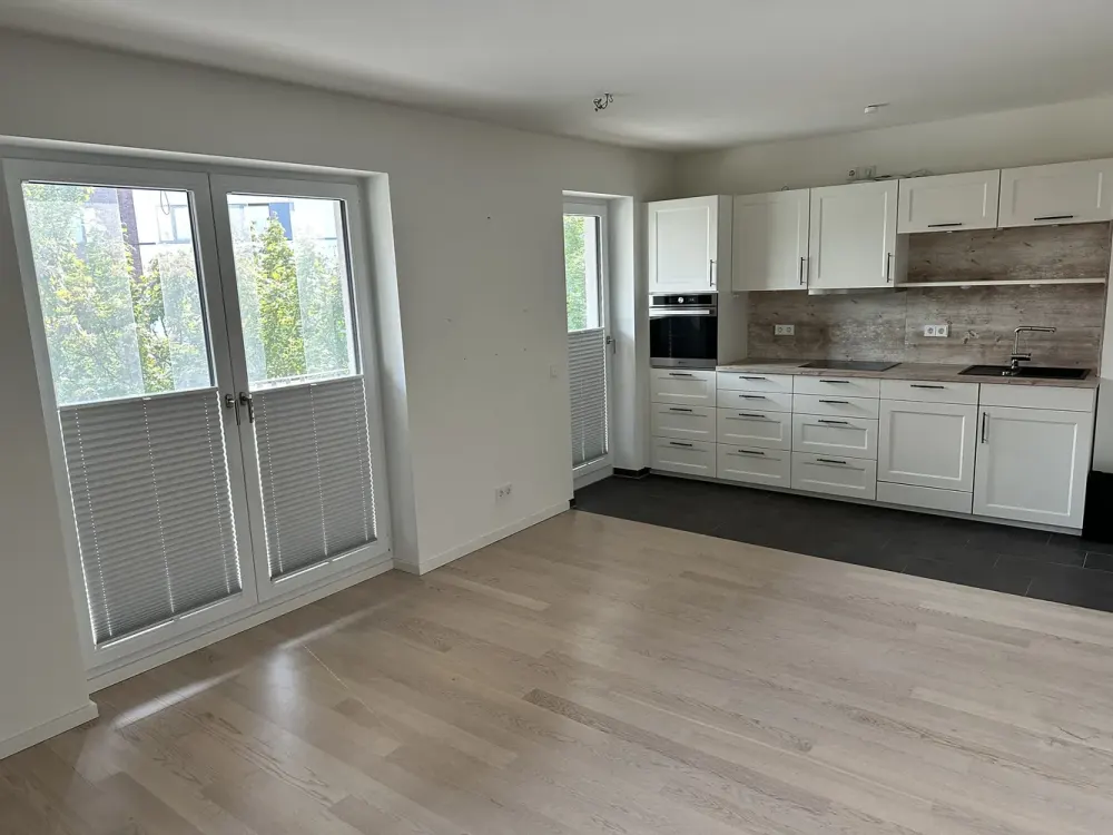 Lively Hamburg: 2-Room Apartment in Ottensen/Othmarschen with Large Loggia