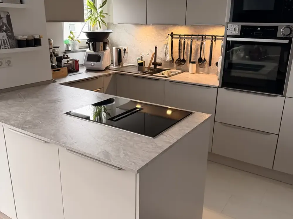 Living in Cologne: Bright 3-Room Apartment with Sunny Balcony