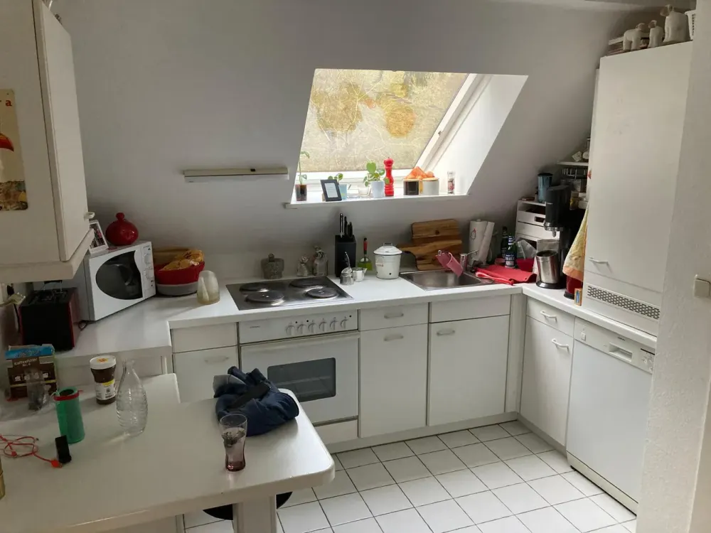 Charming Top-Floor Apartment on Burgberg