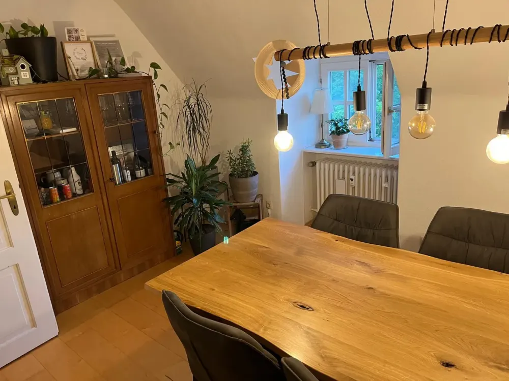 Charming Top-Floor Apartment on Burgberg