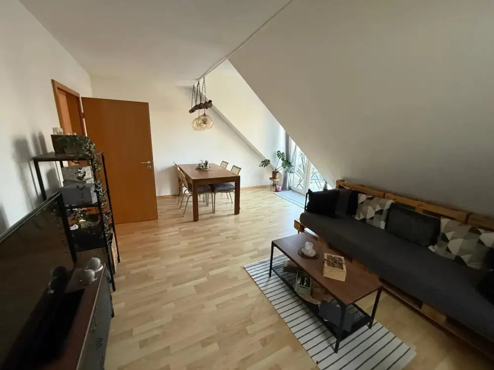 2,5 ZKB DG-Wohnung mit Balkon & Stellpl. in Saarlouis-Fraulautern