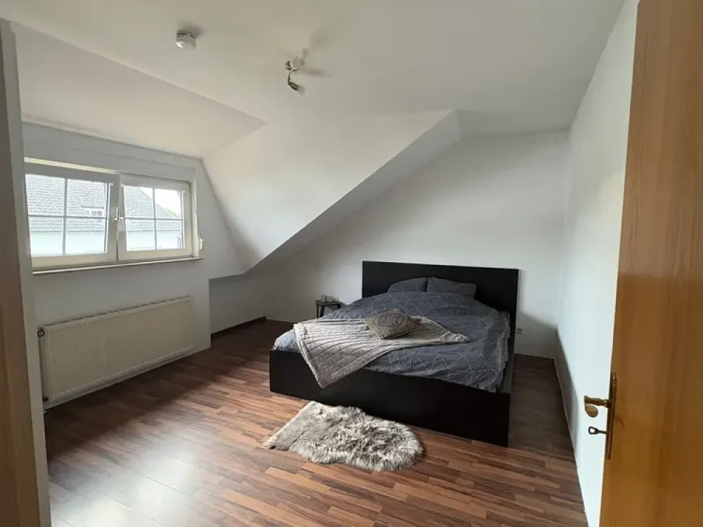 2-Person Shared Apartment - Large Room for a Working Woman in Seligenstadt