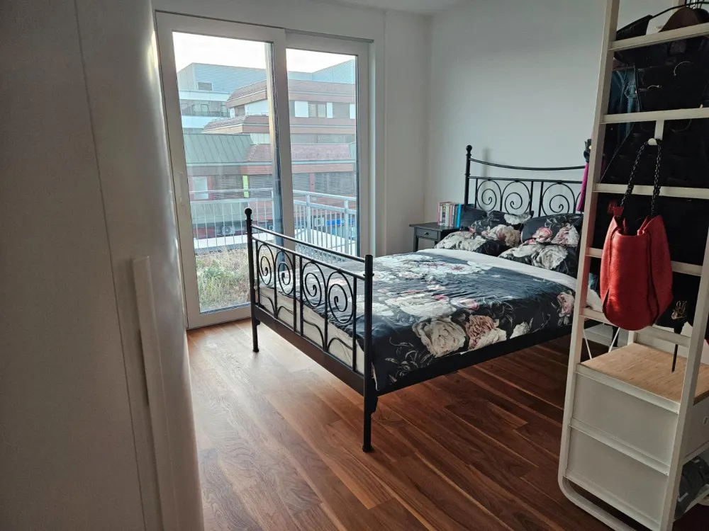 Modern Furnished Penthouse Apartment with Roof Terrace & Underground Parking