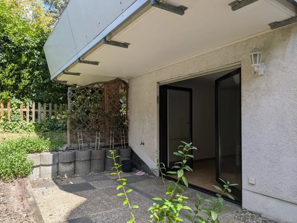 Quiet Living with Private Garden: Bright Basement Apartment in Prime Königstein Location