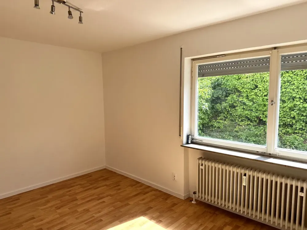 Comprehensively Renovated 3-Room Apartment with Parking Space and Garden Location in Korntal, from 01.09.
