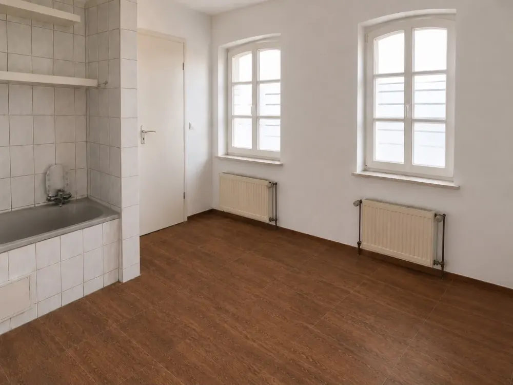 Bright 2.5-Room Attic Apartment with Fitted Kitchen and Parking Space in Hamburg-Cranz