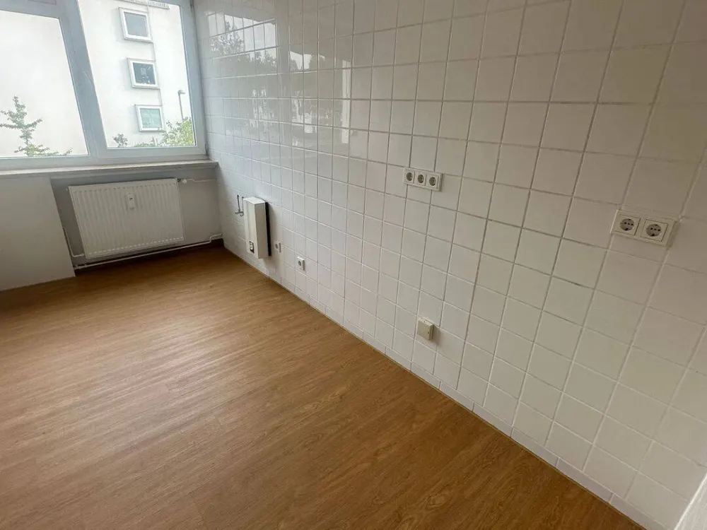 Sbr.-Rotenbühl * schicke 3 ZKB * EKB * Uni-Nähe * gr. Terrasse