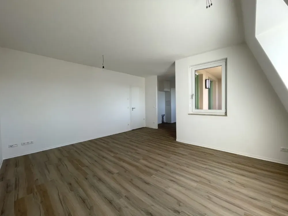 Living in the New Building: 2-Room Apartment with Daylight Bathroom and Loggia in Zentrum-Ost | Optional with Fitted Kitchen