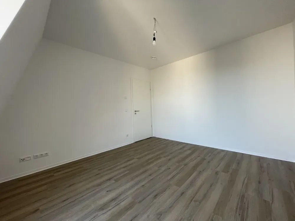 Living in the New Building: 2-Room Apartment with Daylight Bathroom and Loggia in Zentrum-Ost | Optional with Fitted Kitchen