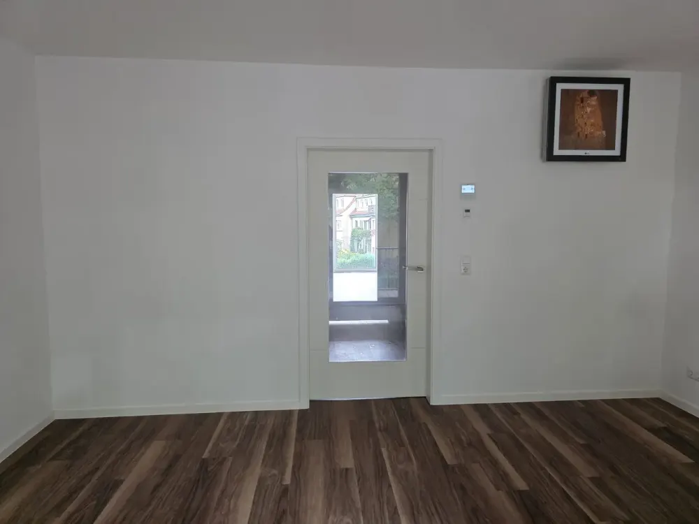 High-quality renovated 4-room apartment with balcony and air conditioning on the 1st floor in Erfurt-Löberstadt