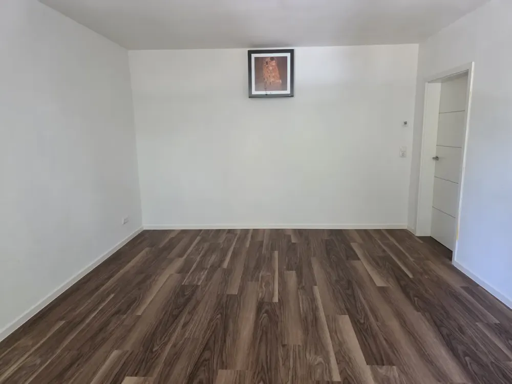 High-quality renovated 4-room apartment with balcony and air conditioning on the 1st floor in Erfurt-Löberstadt