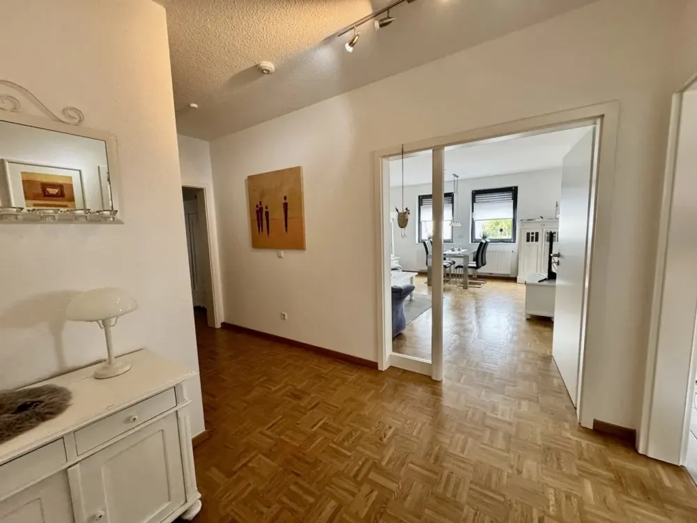 Living in the Heart of the City. Comfortable Apartment with Elevator and Two Balconies