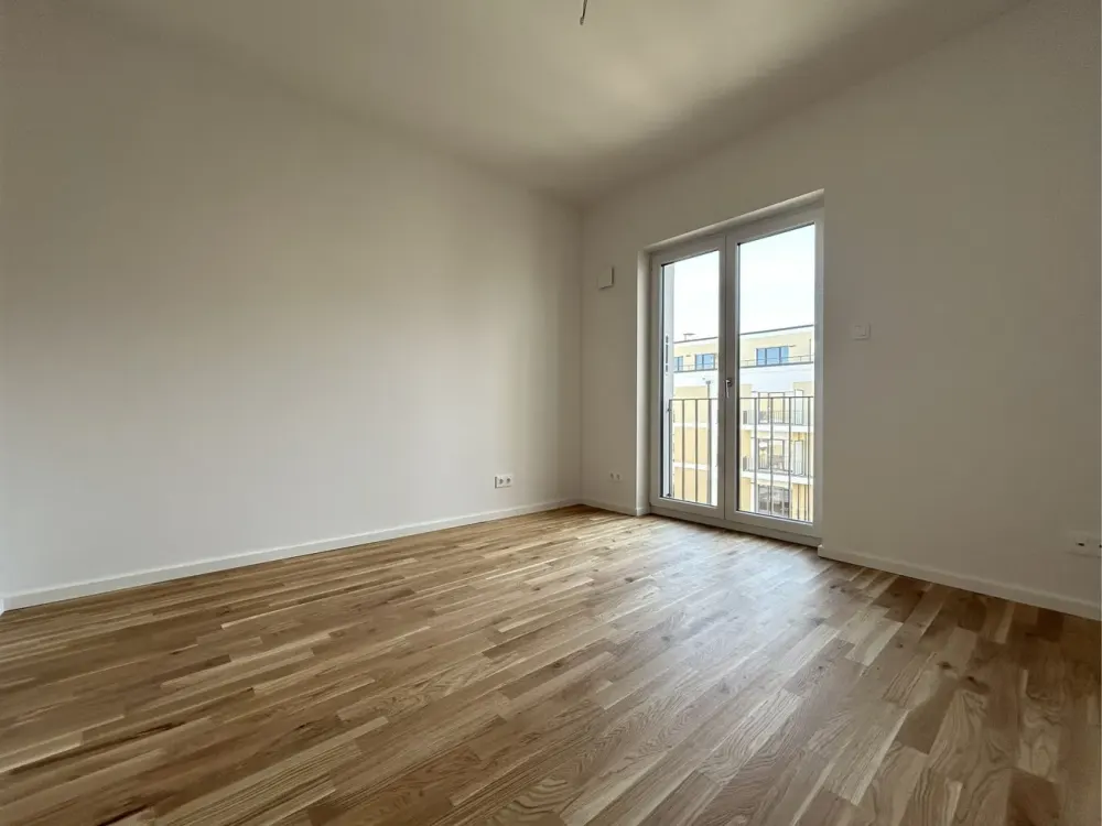 First occupancy 4-room apartment with two balconies in Dresden-Friedrichstadt