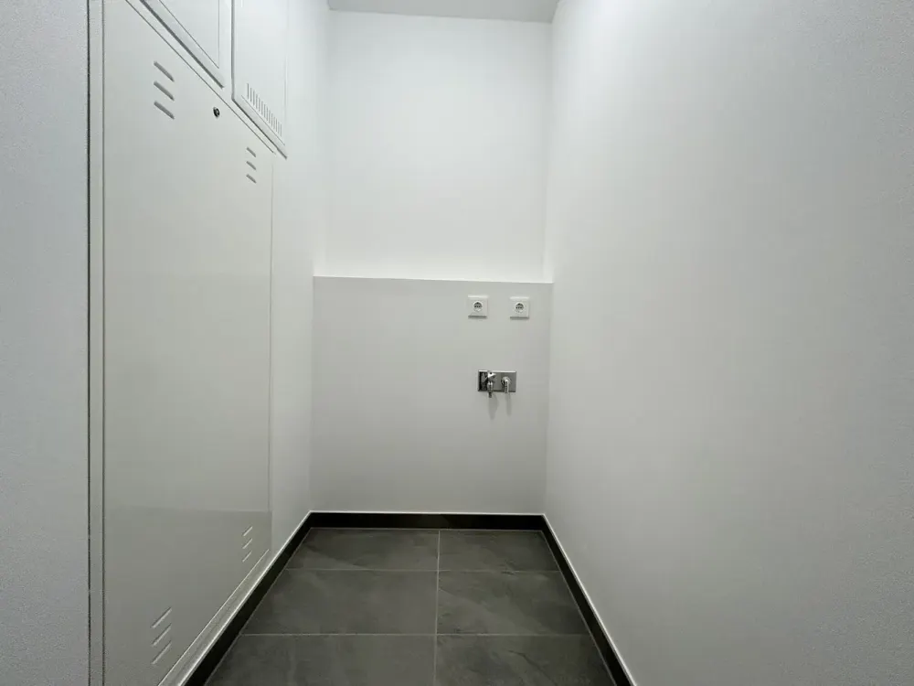 First occupancy 4-room apartment with two balconies in Dresden-Friedrichstadt