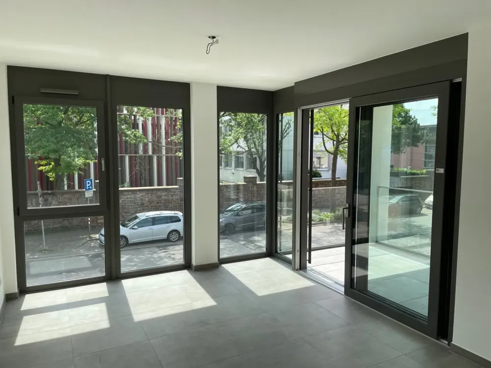 Exclusive, Like-New 3-Room Apartment with High-End Interior and Fitted Kitchen in Karlsruhe