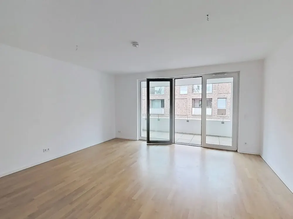 Perfect for Couples: Modern 2-Room Apartment with LOGGIA, Fitted Kitchen and More in Hannover