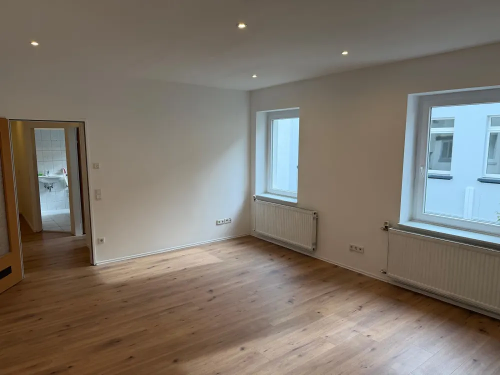 Attractive and Well-Maintained 2-Room Apartment in Krefeld