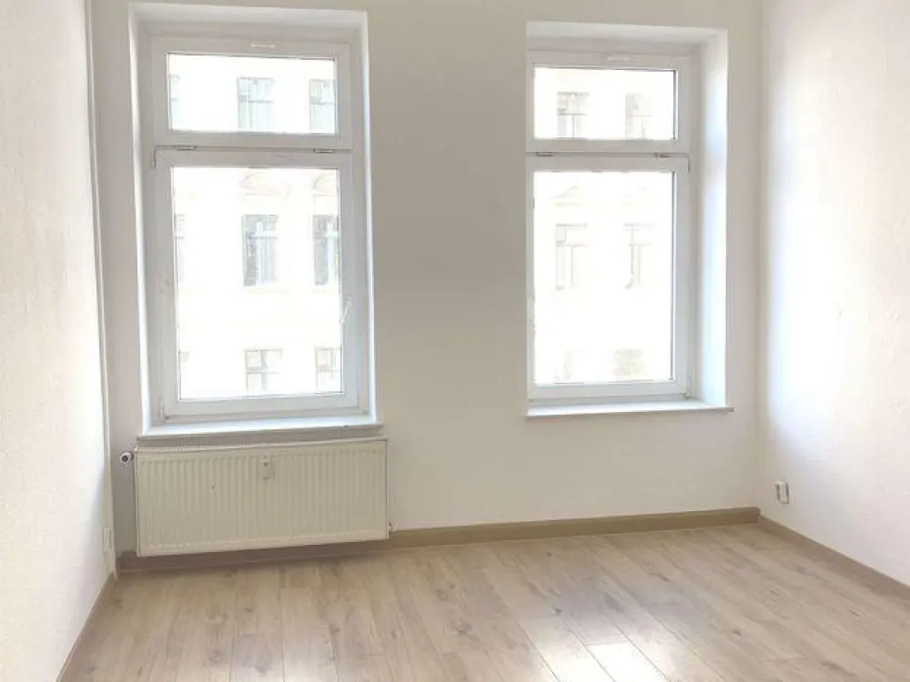 +++BEAUTIFUL 2-ROOM APARTMENT + DAYLIGHT BATHROOM WITH TUB+++SPACIOUS ROOMS ++++