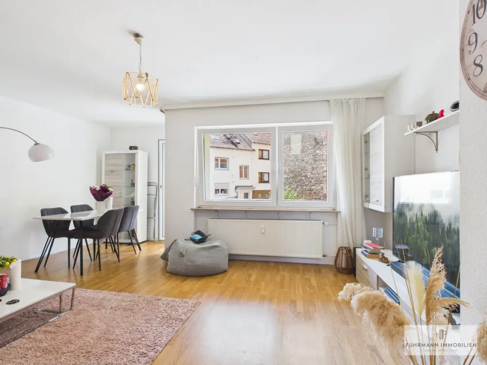***RESERVED*** Move in and feel comfortable - well-maintained 2-room apartment with balcony in Alt-Saarbrücken
