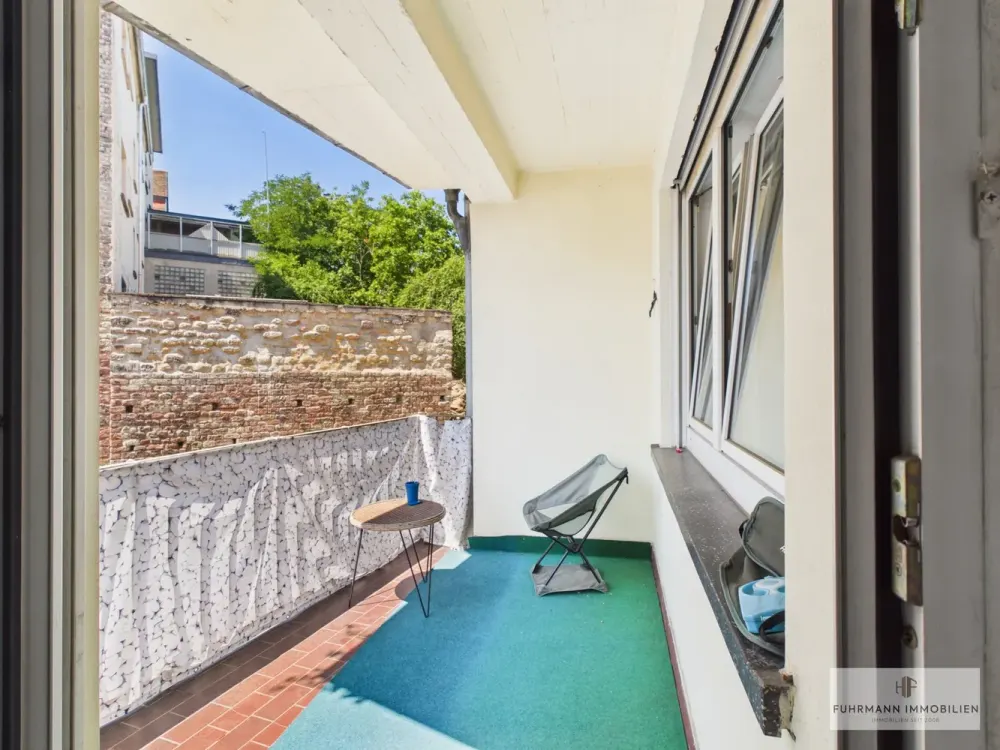 ***RESERVED*** Move in and feel comfortable - well-maintained 2-room apartment with balcony in Alt-Saarbrücken