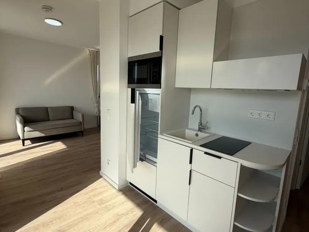 Große Sonniger 1-Zimmer-Wohnung mit großen Balkon und Aufzug in Erlangen