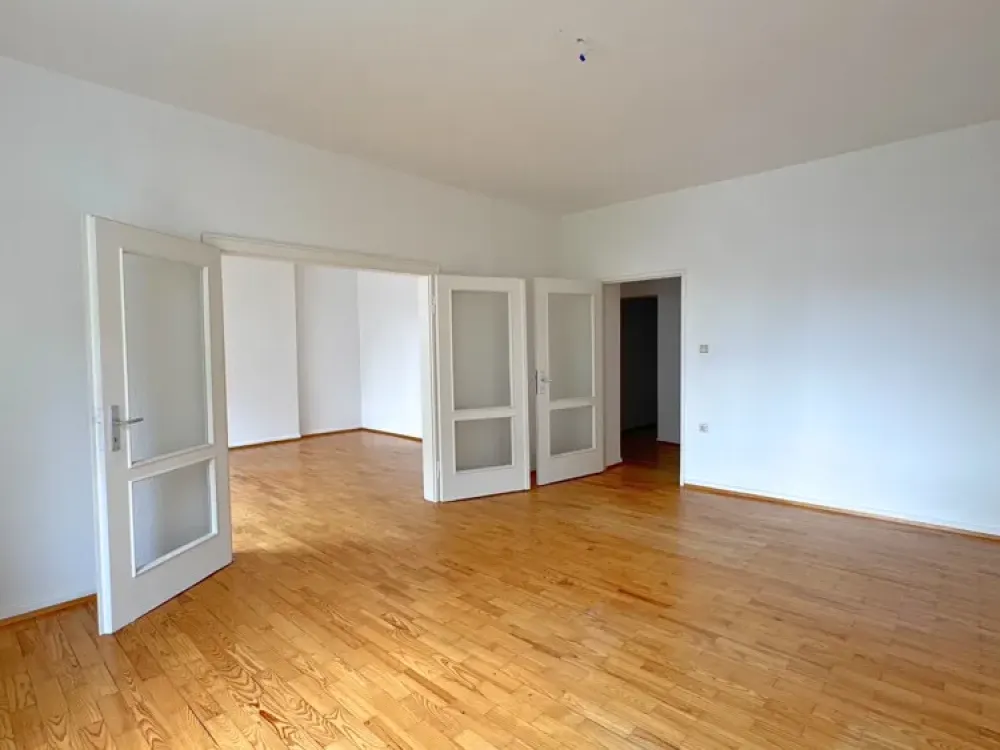 Spacious 4-Room Ground Floor Apartment Near Saarbrücker Staden
