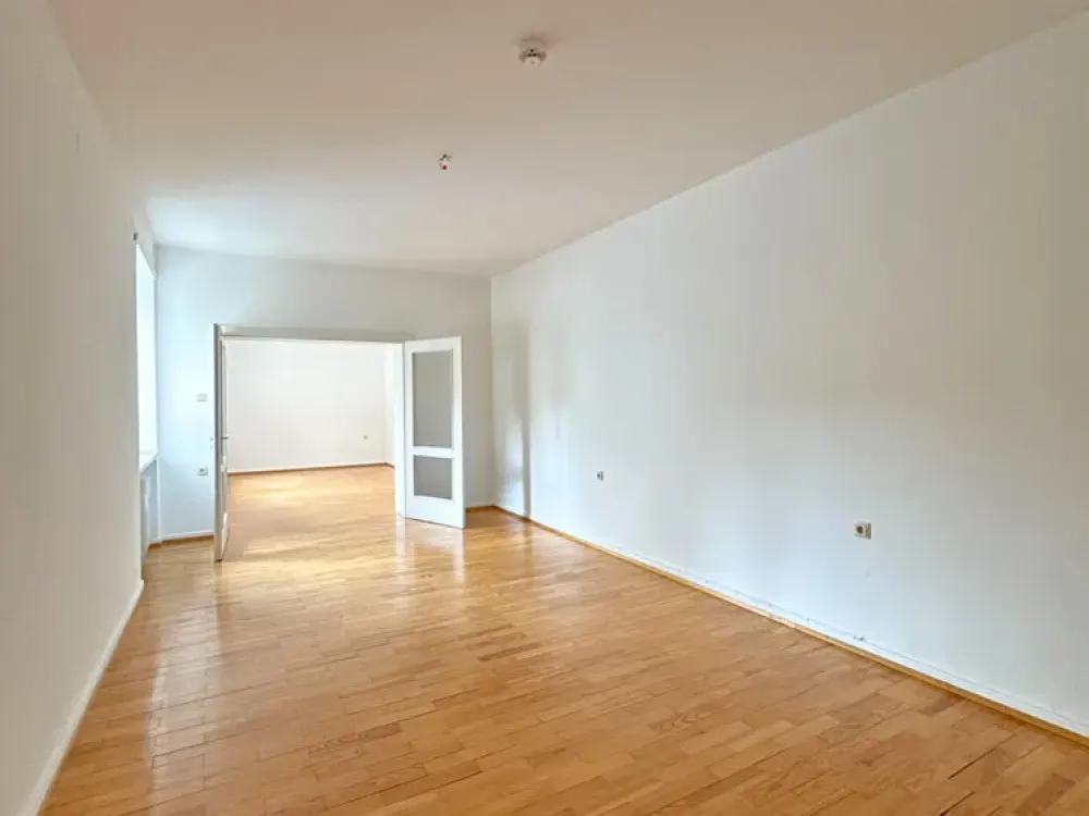 Spacious 4-Room Ground Floor Apartment Near Saarbrücker Staden