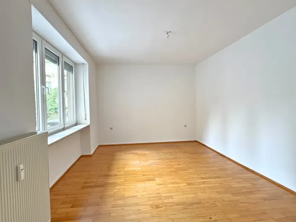 Spacious 4-Room Ground Floor Apartment Near Saarbrücker Staden