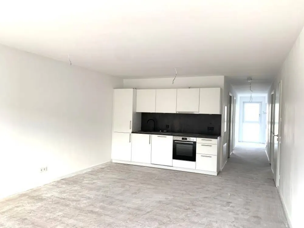 N-Schweinau: First Occupancy! Spacious 3-Room Apartment (2nd Floor) with Fitted Kitchen, 2 Balconies, Elevator and Underground Parking Space