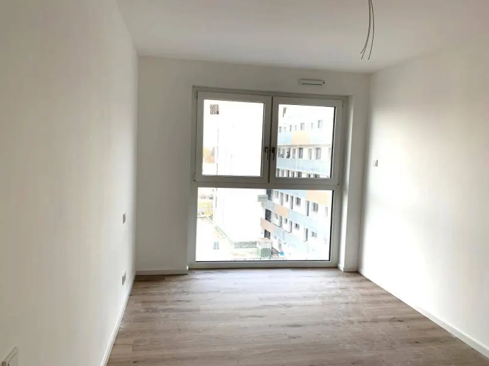 N-Schweinau: First Occupancy! Spacious 3-Room Apartment (2nd Floor) with Fitted Kitchen, 2 Balconies, Elevator and Underground Parking Space