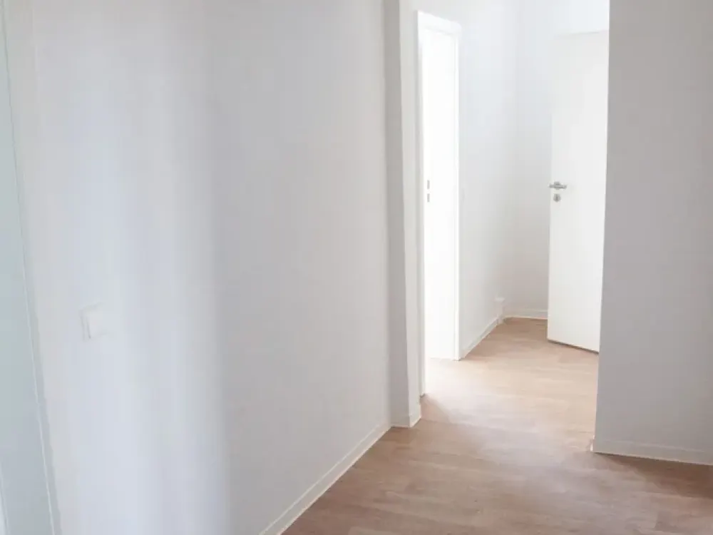السكن الأول بعد التجديد الكامل! شقة مشرقة ومقسمة بشكل جيد من 4 غرف - شهادة WBS مطلوبة