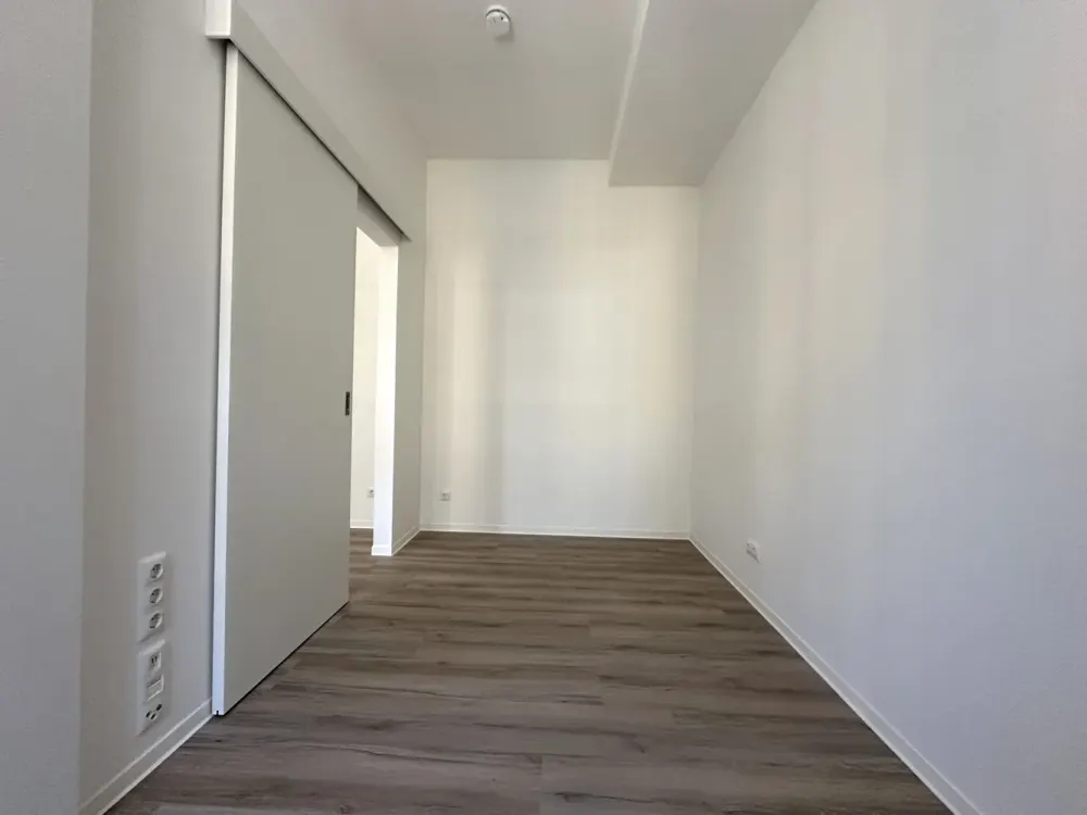 Central & Stylish, 3-Room Apartment with Loggia in Renovated Old Building | Optional with Fitted Kitchen
