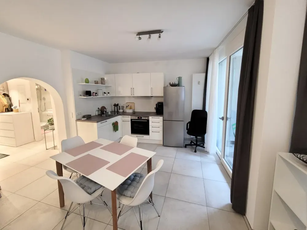 Esslingen City Center: Modern 1.5-Room Apartment | Terrace | Near Maille Park