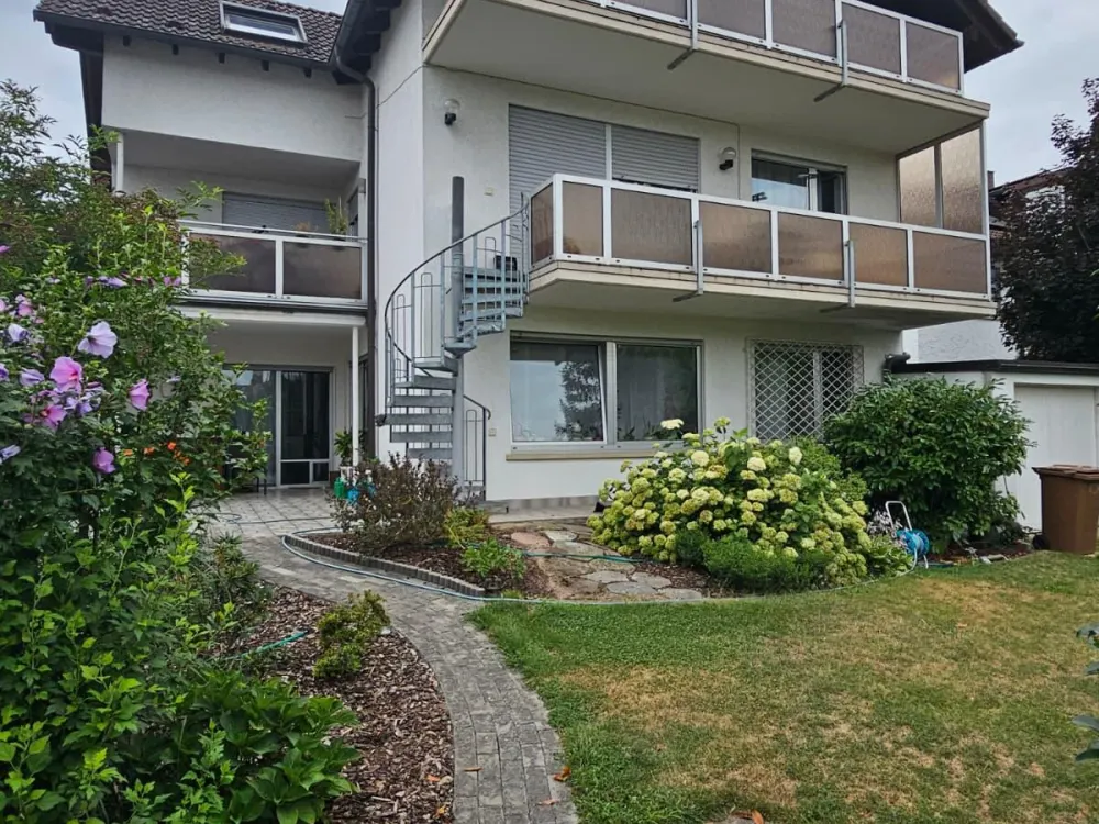 Spacious 4-Room Maisonette Apartment with 3 Balconies