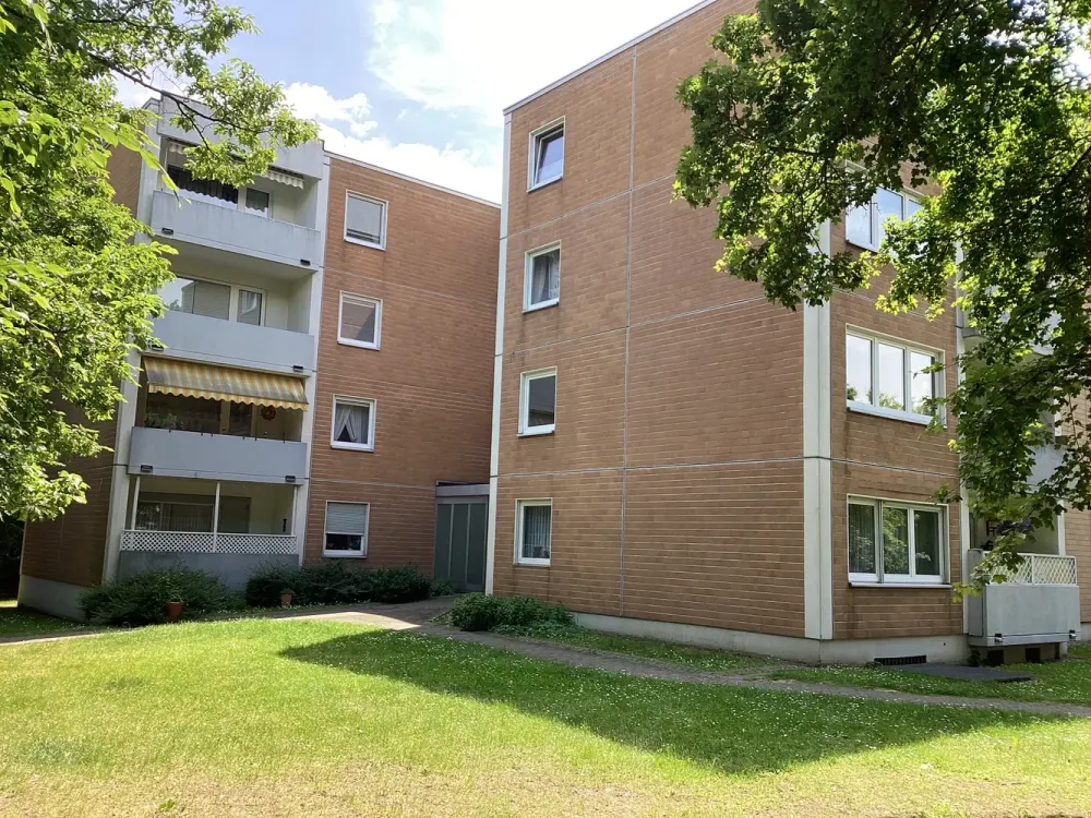 Right in the middle instead of just being there: practical 2-room apartment