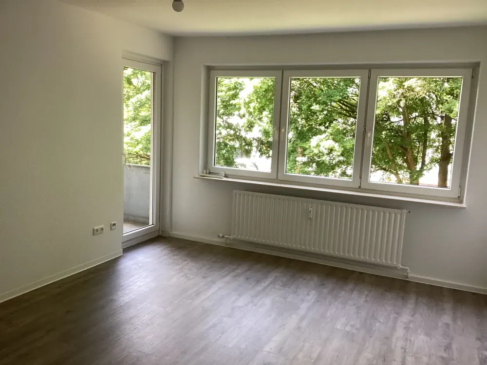 Right in the middle instead of just being there: practical 2-room apartment