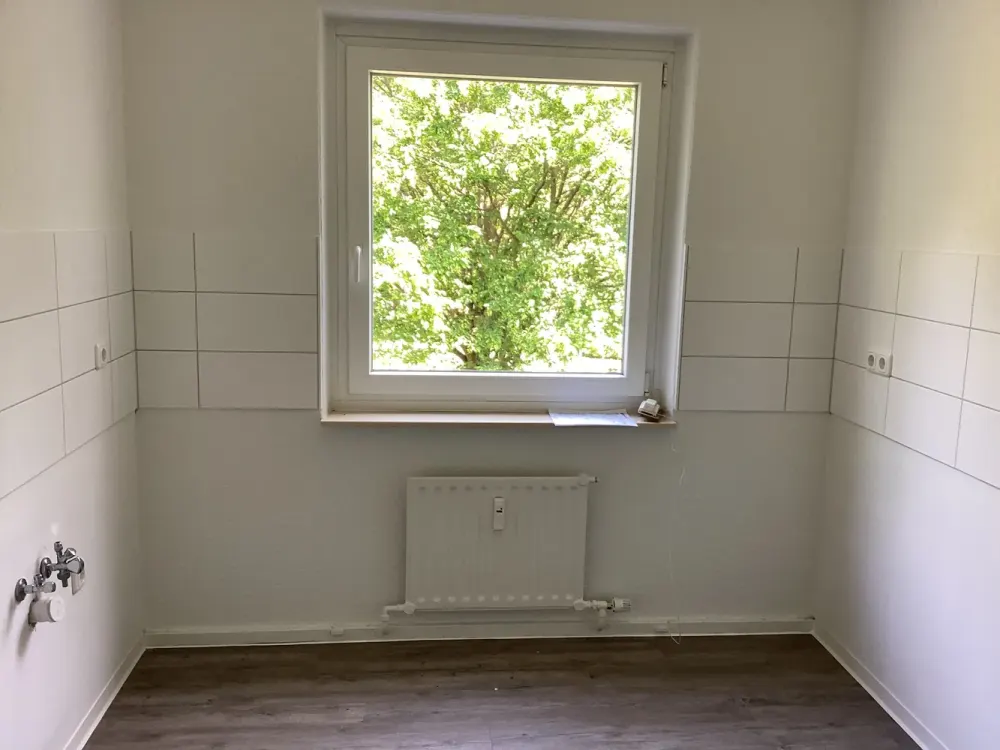 Right in the middle instead of just being there: practical 2-room apartment
