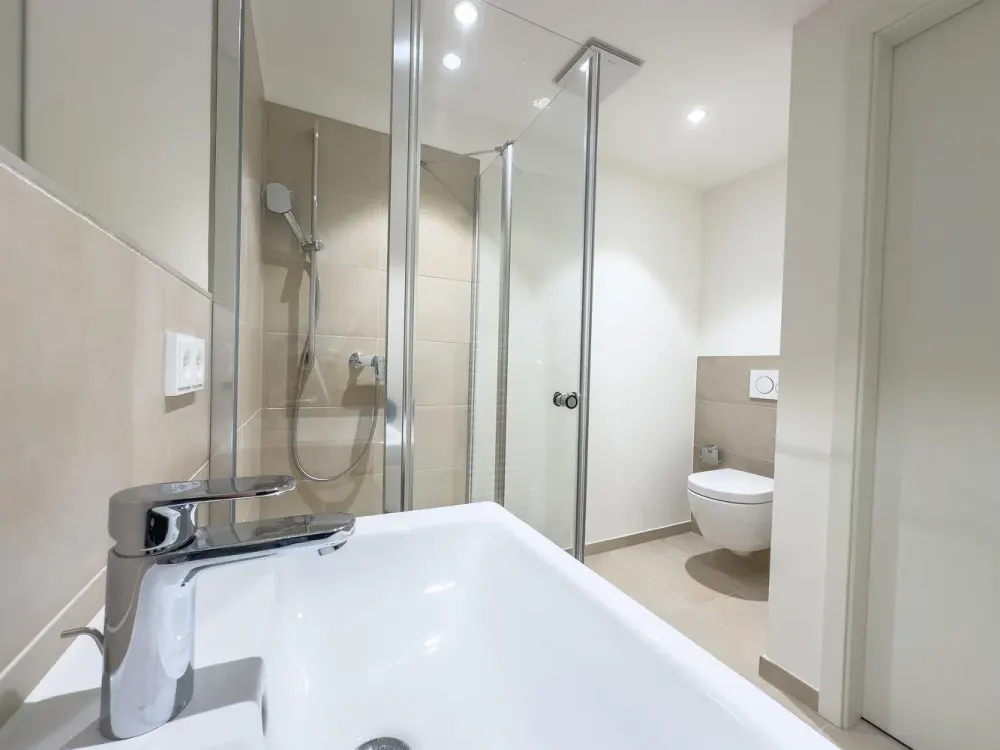 Finally Home in First Occupancy: 3-Room Apartment to Feel Good