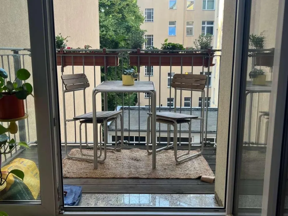 Shared flat room in Neukölln with private balcony