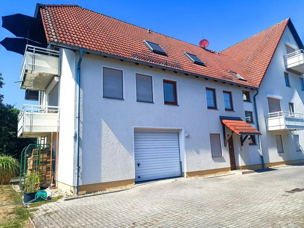 1-Room Attic Apartment *36 m²* *Balcony & Parking Space* ideal for Students & Professionals