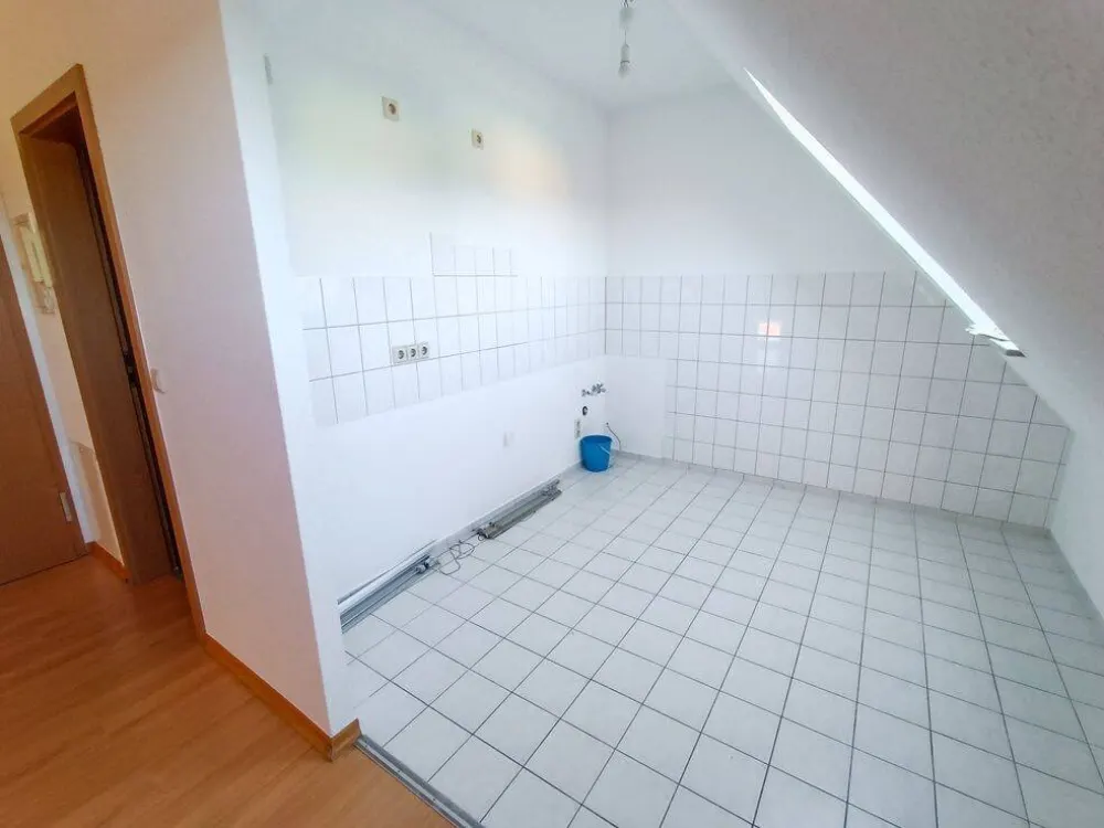 1-Room Attic Apartment *36 m²* *Balcony & Parking Space* ideal for Students & Professionals