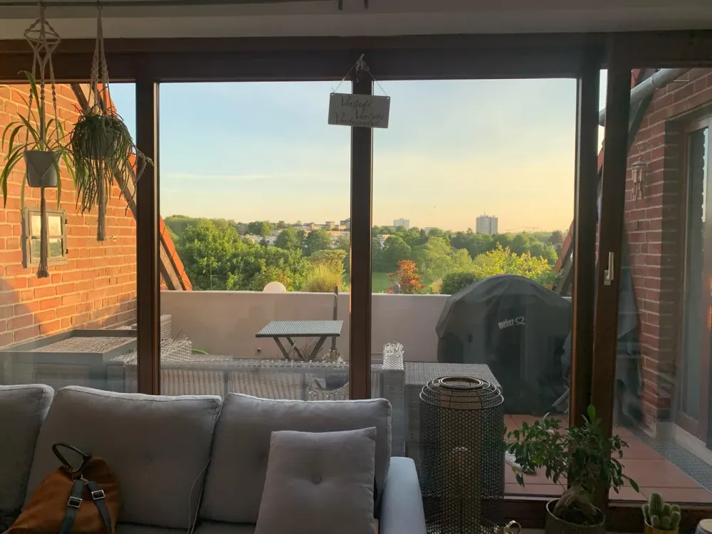 Living with a View, Great 2-Room Apartment with Sunny South-Facing Roof Terrace
