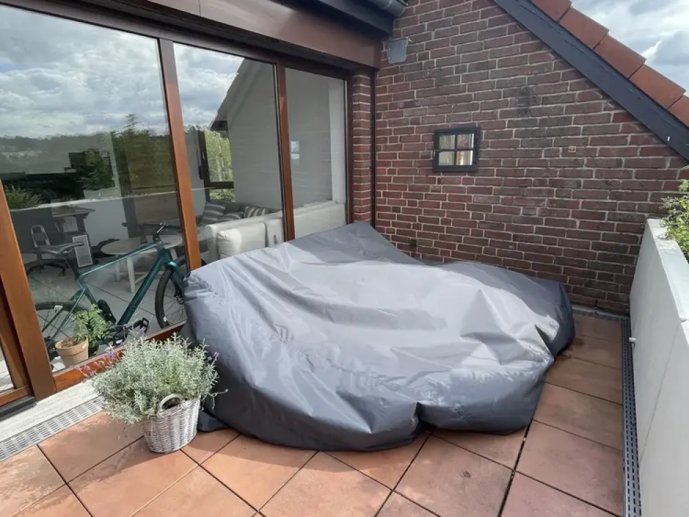 Living with a View, Great 2-Room Apartment with Sunny South-Facing Roof Terrace